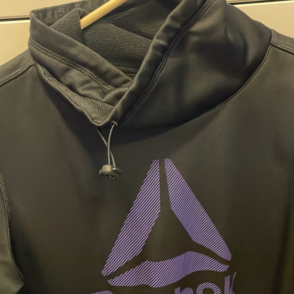 Reebok Sweatshirt - Picture 2 of 4